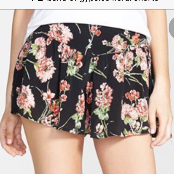 Band Of Gypsies Floral Print Shorts - Picture 8 of 9